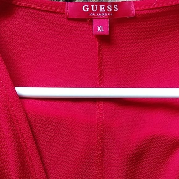 🆕GUESS Red RUFFLED WRAP TOP - Picture 2 of 7